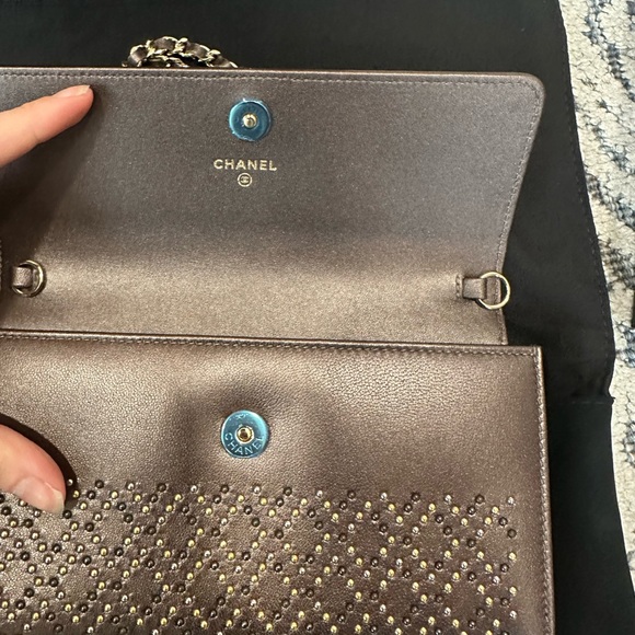 Chanel fine bead work shoulder bag. Gold brown tone. $2000 - Picture 3 of 7